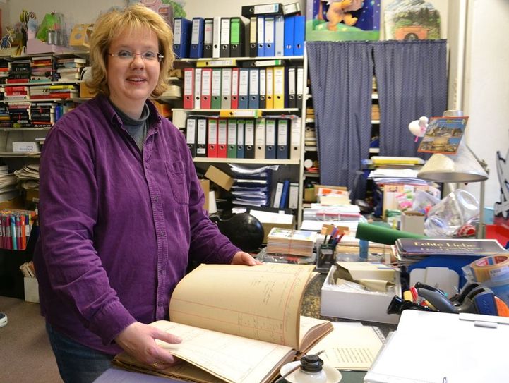 Silke Schroeter, Urenkelin des Firmengründers Friedrich Netzel, wird zur Lesung Briefe und Historisches aus dem Firmenarchiv präsentieren. Foto: ui