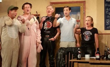 „Landeier 2 - Jetzt geht’s zum Scheunenfest“ist eine Komödie von Marco Linke nach einer Idee von Frederik Holtkamp und wegen großer Nachfrage wieder im Programm.  Foto: eb