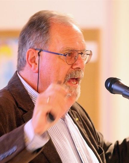 Sprach eindringlich über die Folgen des menschengemachten Klimawandels und fragte, ob es noch ein Zurück geben kann: Prof. Dr. Michael Schirmer ist zudem Deichhauptmann in Bremen.  Foto: ek