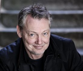 Bereits zum sechsten Mal verkürzt Dirk Böhling dem Publikum die Wartezeit auf das Weihnachtsfest. Foto: Anya Zuchold