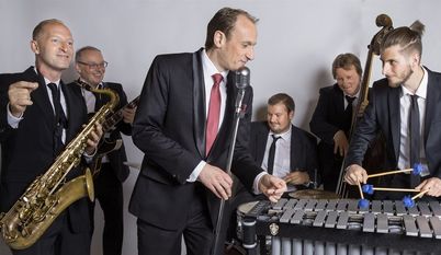 Wie Frank Sinatra präsentiert Rabini mit seinem Sextett ein Klangerlebnis, das sich durch den einzigartigen Sound des Vibraphons in Kombination mit Gitarre, Bass, Schlagzeug, Saxophon und mehrstimmigen Gesängen auszeichnet. Foto: eb