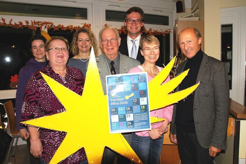 Das Organisationsteam des Lilienthaler Adventskalenders freut sich über viele interessante Begegnungen in der Vorweihnachtszeit.  Foto: mr