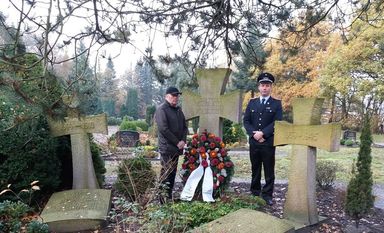 Hülsebergs Ortsvorsteher wies noch einmal daraufhin, dass die beiden Weltkriege eine unvorstellbare Zahl an Opfern gefordert hatten. Foto: eb