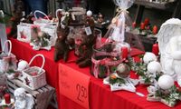Ein Highlight des Hamberger Weihnachtsmarktes ist die Verlosung. Während des Marktes können noch viele Lose und ja vielleicht auch einer der tollen Gewinne ergattert werden.  Fotos: Archiv