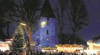 Ein Highlight des Hamberger Weihnachtsmarktes ist die Verlosung. Während des Marktes können noch viele Lose und ja vielleicht auch einer der tollen Gewinne ergattert werden.  Fotos: Archiv