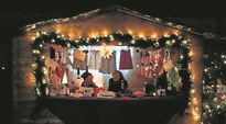 Ein Highlight des Hamberger Weihnachtsmarktes ist die Verlosung. Während des Marktes können noch viele Lose und ja vielleicht auch einer der tollen Gewinne ergattert werden.  Fotos: Archiv