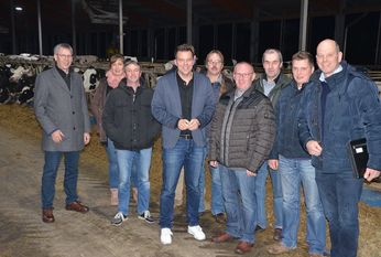 Der FDP-Bundestagsabgeordnete Gero Hocker hat sich kürzlich mit einigen Vorstandsmitgliedern des Osterholzer Landvolk-Kreisverbandes zur Diskussion.  Foto: Pape/Landvolk