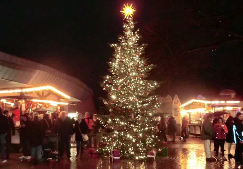 Der November neigt sich dem Ende zu und so naht wie alle Jahre wieder am zweiten Adventswochenende der Weihnachtliche Markt und Adventszauber in Grasberg.  Foto: eb