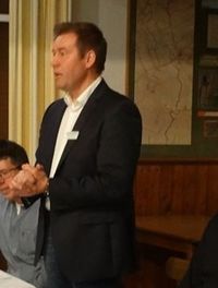 Während einer angeregten Diskussion konnten Landwirte und Vertreter des Naturschutzes gleichermaßen Bedenken, Anregungen und Wünsche äußern. Fotos: eb