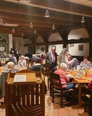 60 Jahre Blutspende in Worpswede war vielen ein Grund, zusammen zu feiern. Foto: eb