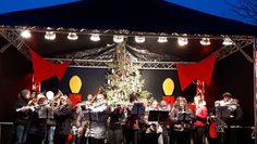 Durch das Weihnachtstor in Elm wird man in eine weihnachtliche Budenstadt entführt. Hier kann man sich auf die besinnliche Zeit einstimmen. Fotos. eb