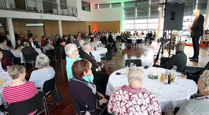 Torsten Rohde begrüßte viele Menschen im Rathaus, die das Ehrenamtlichenleben der Stadt samt Ortschaften abbilden konnten.  Foto: ek
