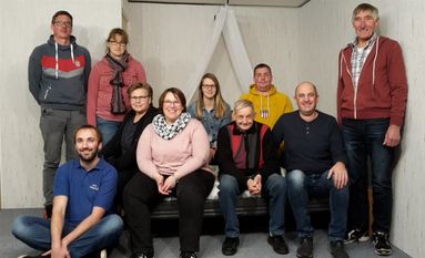 Die Laienschauspieler sind schon fleißig am Proben, damit bei den Vorstellungen im Januar alles gut über die Bühne geht. Foto: eb