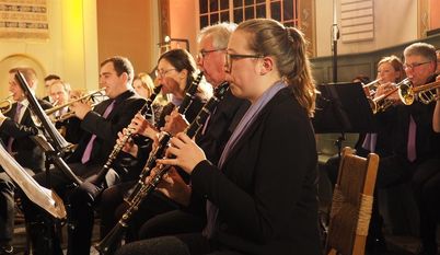 Mit viel Elan und Spaß an der Musik präsentierte die Bremervörder Stadtkapelle ihr Repertoire von klassischen Märchen, bis hin zu moderner Filmmusik. Foto: dcl