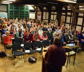 Auf Gut Sandbeck fand das 8. Treffen des Netzwerkes Frühe Hilfen statt. In diesem Treffen ging es um den Einfluss von Kultur auf die Sprache.  Foto: eb
