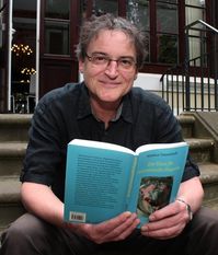 Markus Tönnishoff liest am Mittwoch, 8. Januar 2020 im Dorphuus Meyenburg. Foto: Christina Klinghagen