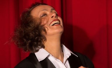 Mal bissig, mal heiter: Sängerin Gabriele Banko ist am Sonntag, 20. Januar im Kulturhof Heyerhöfen zu Gast. Foto: Andreas Caspari