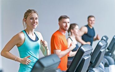 Menschen zu einem gesünderen Lebensstil verhelfen: Dazu sind heute viele Fach- und Führungskräfte nötig.
Foto: djd/DHfPG/BSA Akademie