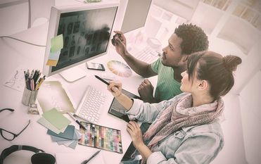 Durch die Digitalisierung werden Wissen und Informationen sehr schnell weitergegeben und können zeitnah verarbeitet werden.
Foto: vectorfusionart/Fotolia/randstad