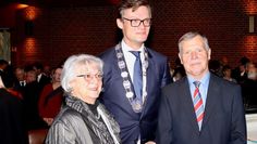 Monica Röhr (Stellv. Bürgermeisterin), Bürgermeister Kristian Tangermann und Kurt Klepsch (2. Stellv. Bürgermeister) beim Neujahrsempfang im Rathaus der Gemeinde Lilienthal.  Foto: aklü