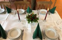 Antoinette von Schwarzkopf (rechtrs) freut sich, zusammen mit Maria Stelling die Gastronomie des Rittergutes Poggemühlen leiten zu dürfen. Fotos: uml