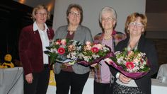 Die LandFrauenvorsitzende Margret Börger (v.l.)  bedankte sich bei der langjährigen Beisitzerin Annegret Ropers und den beiden Ortsvertrauensfrauen Getrud Klages und Annemarie Müller für die ehrenamtliche Arbeit.  Foto: uml