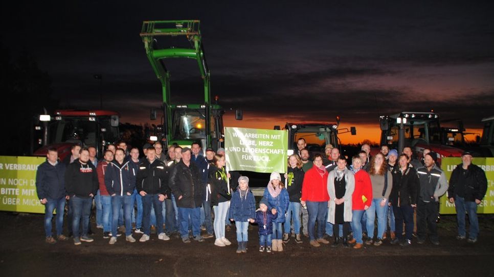 Über 50 Landwirte allein aus der Region Bremervörde machten sich zur Demo auf den Weg nach Bremen.  Foto: uml