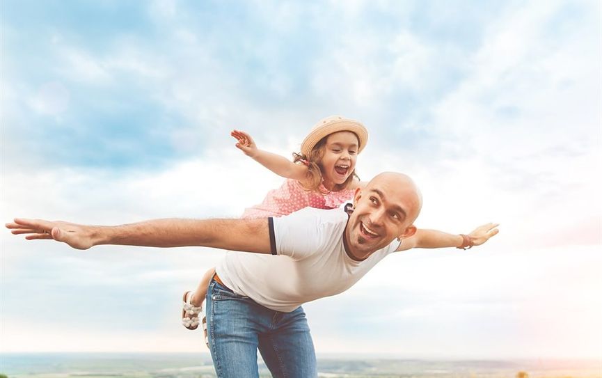 Die Freizeit- und Begegnungsstätte Oese lädt zum Vater-Kind-Wochenende ein. Foto: Nadin Panina/Shutterstock.com