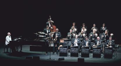 Das Glenn Miller Orchestra ist im Rahmen ihrer Jubiläumstour am 5. Februar im Stadeum zu Gast.  Foto: Stadeum