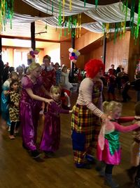 Beim Kinderkarneval können die Kleinen ausgelassen feiern.