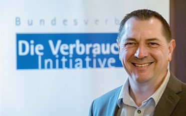 Medienexperte Jürgen Schuh hält einen Vortrag zum Thema „Alexa, Google Home &amp; Co. - Fluch und Segen zugleich?“ im EWE Shop in Bremervörde.  Foto: eb