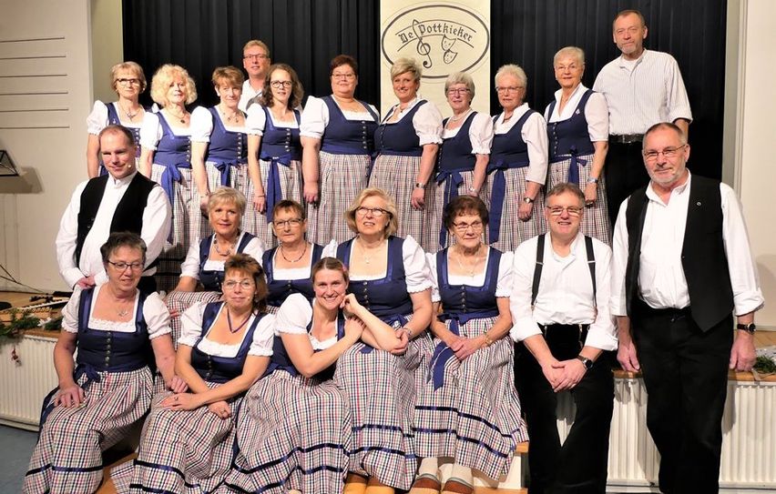Die plattdeutsche Laienspiel- und Gesangsgruppe „De Pottkieker“ aus Beckedorf und umzu feiert in diesem Jahr ihr 35-jähriges Jubiläum. Foto: eb