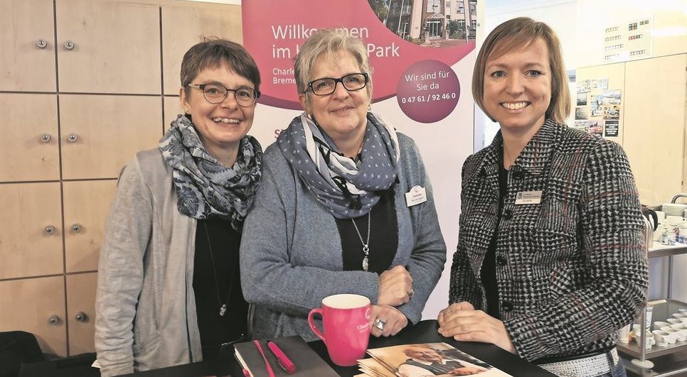 Die Jobmesse im vergangenen Jahr war ein voller Erfolg. Und so ist das Charleston Seniorendomizil Haus am Park auch in diesem Jahr wieder dabei, was Grit Hartig (r.) vom Jobcenter freut. Foto: Archiv