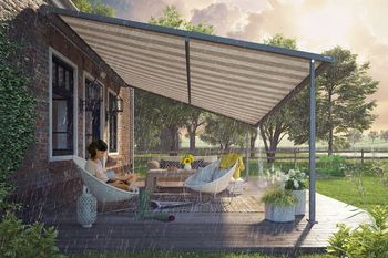 Mit Wettersensoren ausgestattet, können Markisen auf Wetterumschwünge reagieren. Foto: djd/Weinor