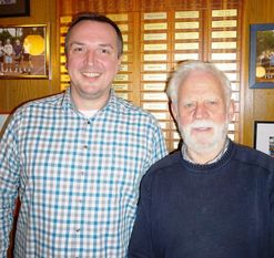 Thomas Brünjes (links) ist neuer Spartenleiter der Tennisabteilung im SV Vorwärts Buschhausen. Bernd Francksen legte das Amt nach gut sieben Jahren nieder. Foto: eb