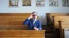 Schauspieler Christian Schliehe bringt am Samstag, 7. März die besten Heinz Erhardt-Witze im Dorfgemeinschaftshaus Platjenwerbe auf die Bühne.  Foto: eb