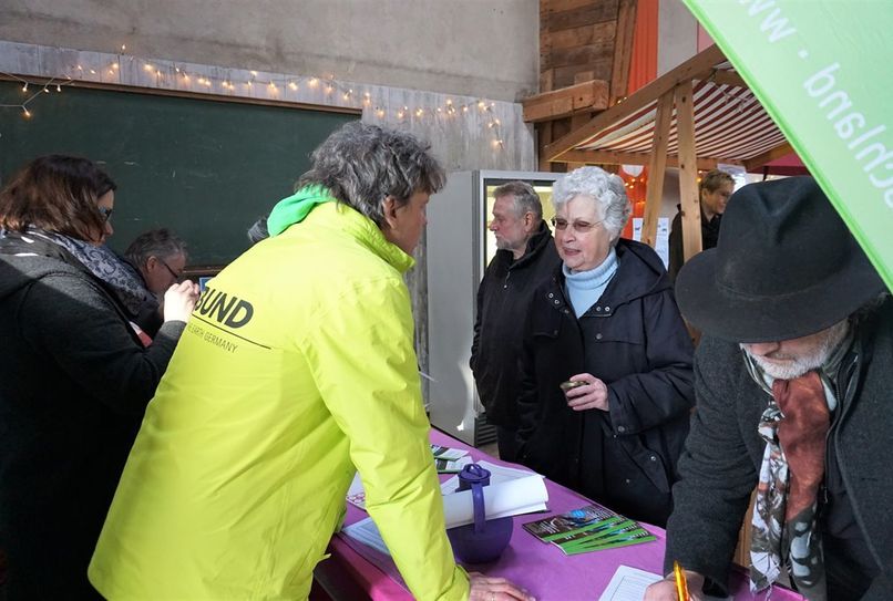 Insgesamt 44 Proben untersuchten die Aktivisten des BUND. 
 Foto: khe