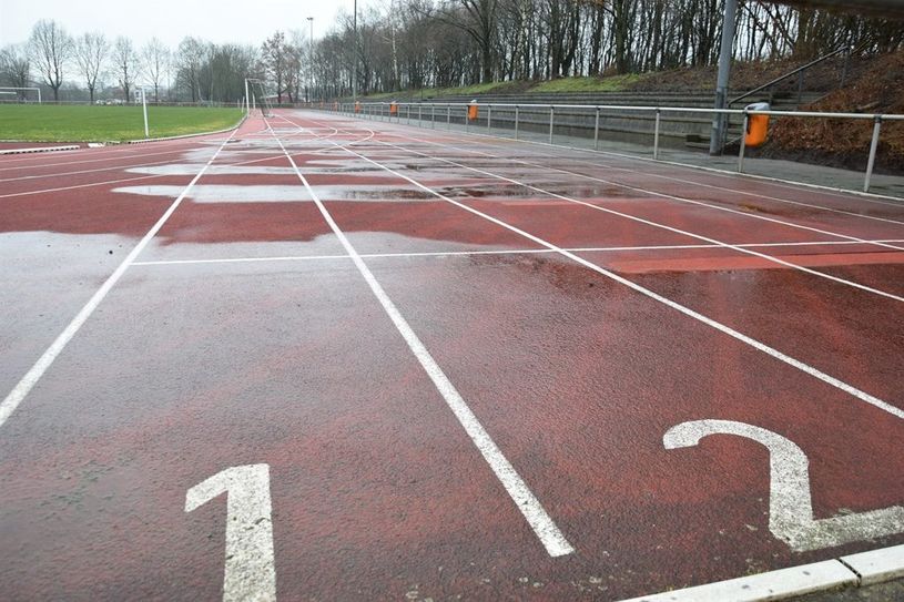 Dank einer millionenschweren Förderung des Bundes kann das Moormannskamp-Stadion in Ritterhude saniert werden.  Foto: eb