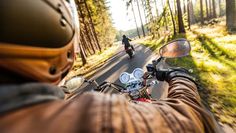 Viele Motorradfahrer sind nur am Wochenende unterwegs. Eine umsichtige und vorausschauende Fahrweise dient der eigenen Sicherheit und schützt andere Verkehrsteilnehmer.   Foto: kesu/123rf/Itzehoer