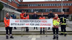 Oben v.l.: Frank Tiedemann (THW), Lutz Früchtenich (DLRG), Landrat Herrmann Luttmann, Torsten Oestmann (Polizei); unten v.l.: Andreas Rothgeber (DRK), Anika Schulz (DRK), Inken Dettmer (Rettungsdienst), Karl-Heinz Seiler (ASB), Peter Dettmer (Kreisfeuerwehr).  Foto: eb