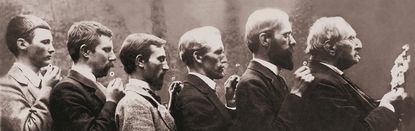 Die „Gänseblümchenparade“ am 30. Juni 1895: Heinrich Vogeler, Fritz Overbeck, Hans Müller-Brauel (Archäologe und Heimatforscher), Fritz Mackensen, Otto Modersohn und Hermann Allmers (Schriftsteller) (v. li.). Foto: Worpsweder Verlag