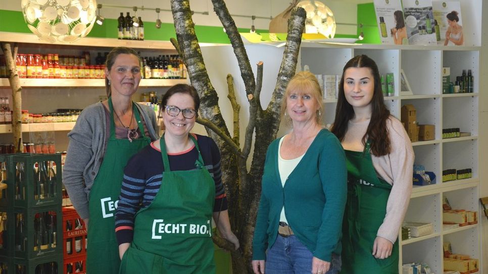 Mit ihrem vierköpfigen Team versorgt Malgorzata Kus die Bremervörder*innen in ihrem neuen Laden „Naturdank“ ab sofort mit Bio-Feinkost und mehr.  Fotos: COLOREA GbR