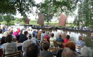 Muss in diesem Jahr wegen Corona leider ausfallen: der für 21. Juni geplante Torfkahngottesdienst bei Neu Helgoland. Foto: eb