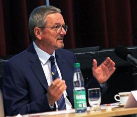 Landrat Bernd Lütjen tritt als Schirmherr der Initiative „Mein OHZ mit Herz auf“. Foto: jm