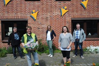 Die Landfrauen aus Gnarrenburg haben die Tafel in ihrem Ort am Laufen gehalten. Foto: eb