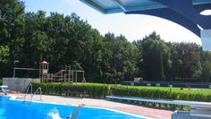 Ein Sprung ins kühle Nass ist leider zurzeit im Bremervörder Freibad nicht möglich.  Foto: Archiv