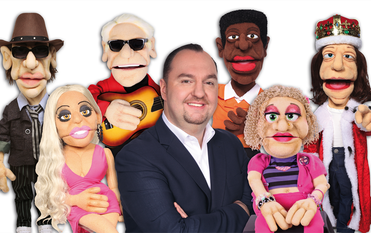 Der Bauchredner Marion Reimer kommt mit seinen Puppen in die Festhalle Kutenholz.  Foto: eb