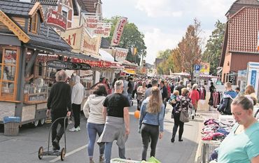 „34 Jahre lang wurde am ersten September-Wochenende ausgiebig und ausgelassen gefeiert“, sagt Michael Harjes, Vorsitzender des Ritterhuder Hammefest e.V. Corona führt zur Zwangspause für das Traditionsfest.  Foto: Archiv (sr)