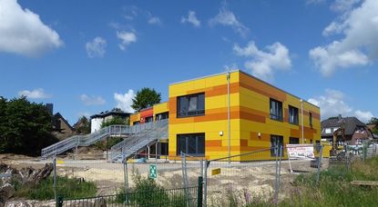 Zurzeit geben in der Kita Deltastraße in Ritterhude noch die Handwerker den Ton an. Im August sollen die Kinder einziehen.  Foto: hc