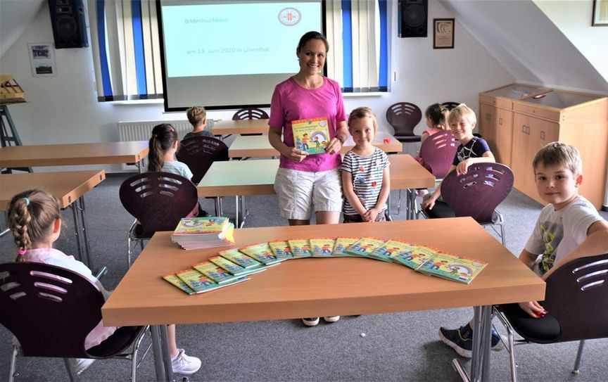 Constanze Steindamm lud zum Bilderbuchkino ins Vereinsheim des TV Falkenberg ein.  Foto: eb